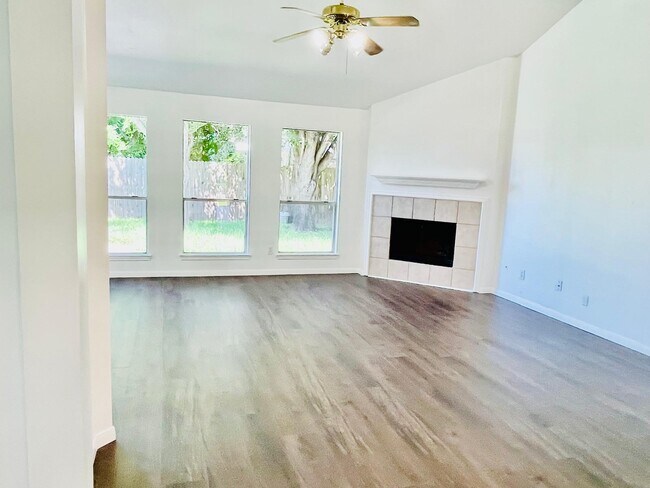17002 Summer Hollow Dr