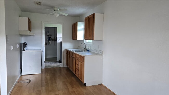 Photo - 2739 Lawrence Rd
