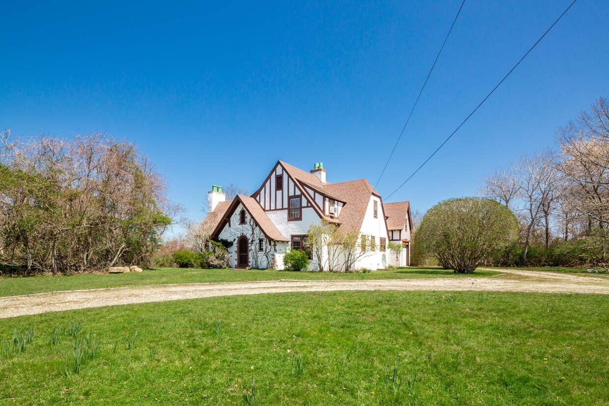 Photo - 50 Fairview Ave (Montauk, NY)