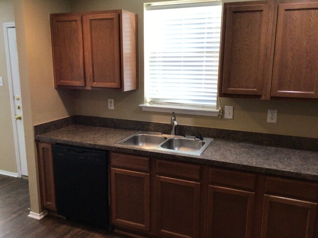 Photo - 1333 Gayle St