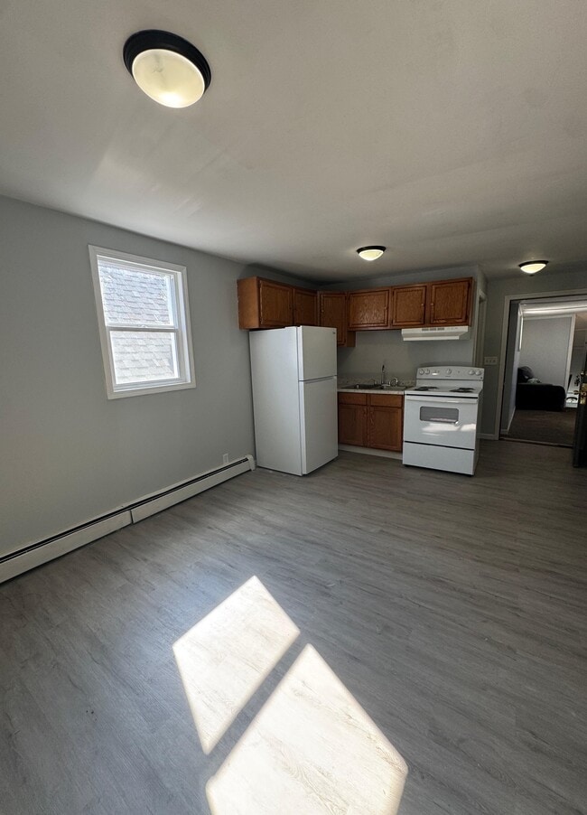Building Photo - 417 S Jackson St Unit 4