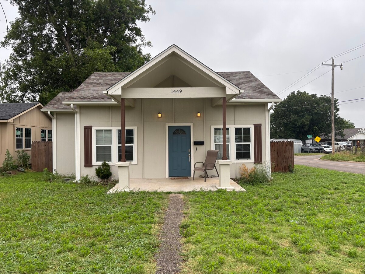 Front Exterior - 1449 NE 25th St