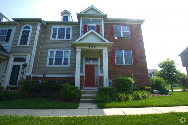 Building Photo - 3 bedroom in Elgin IL 60124 Rental