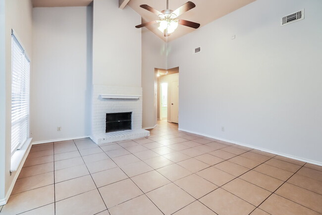 Photo - 16227 Corsair Rd