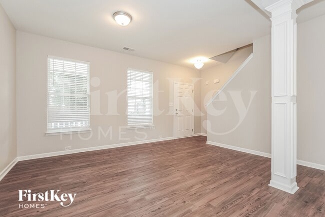 Photo - 3969 Creekmoore Dr