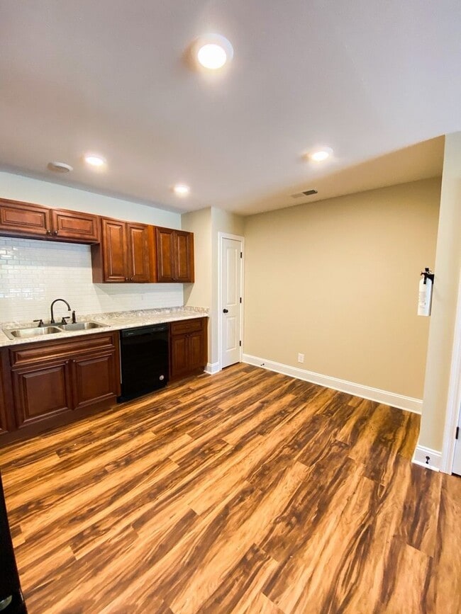 Photo - 102 Meadow Ln Unit 102 Meadow Lane B