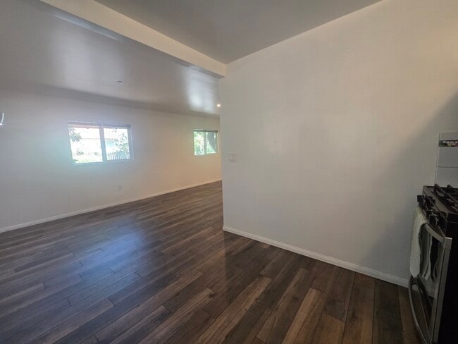 5445 Aura Ave