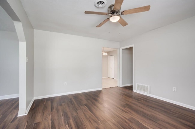 Photo - 2922 Dahlia Dr