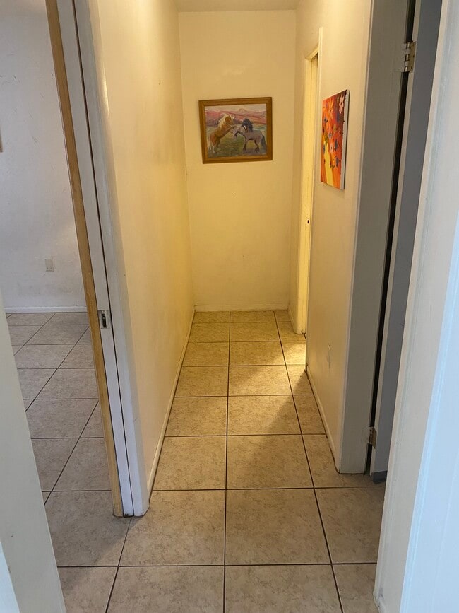 12205 Genoa Dr Unit 4