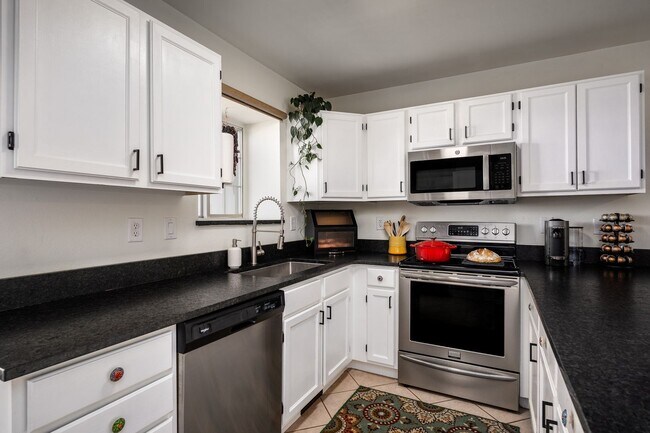 Photo - 6837 Goldcrest Ct Unidad 177
