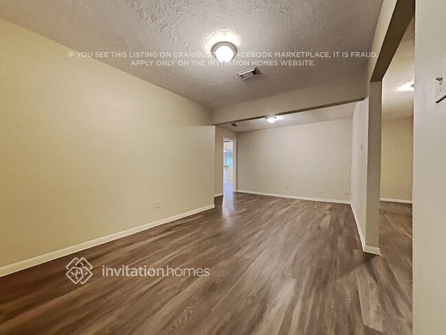 Photo - 2239 Middle Creek Dr