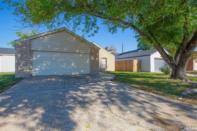 Photo - 16042 Bear Hill Dr