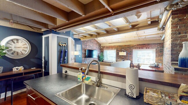 Photo - 15 Union St Unit ID1436053P