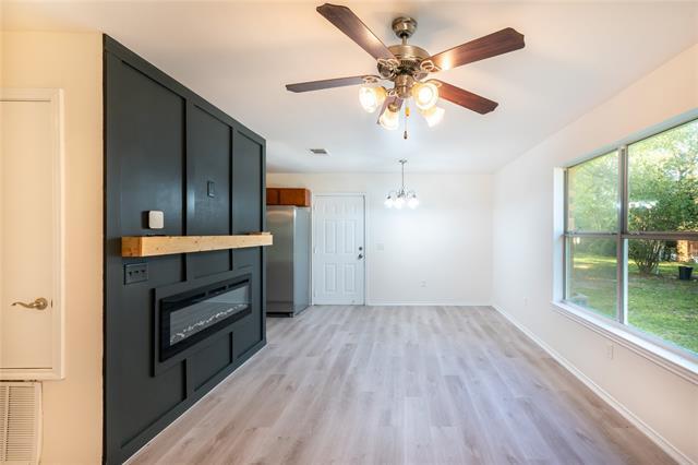 Photo - 714 E 12th St