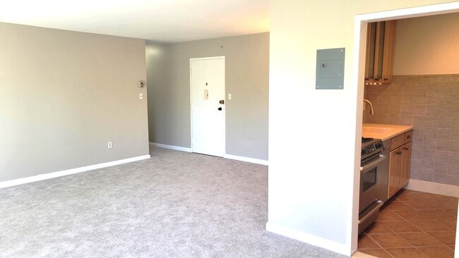 Photo - 2400 41st St NW