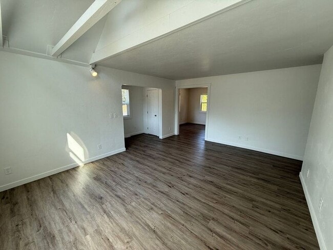 Photo - 2525 SE Thompson St