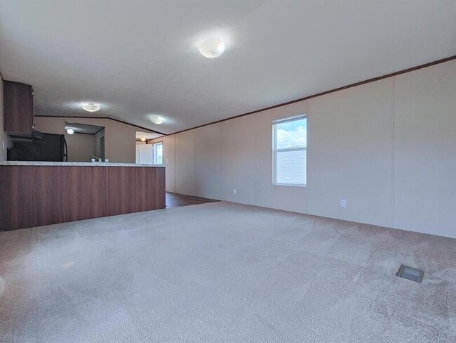 312 W Tower Ln