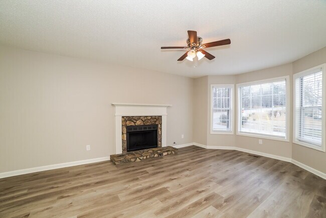 Photo - 100 Ashford Dr