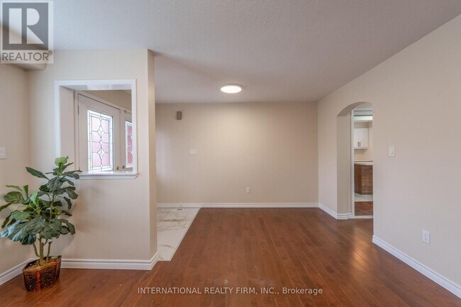 Photo - 102 Hunter Way