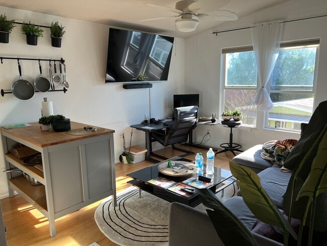 Building Photo - 179 Comanche Unit 1