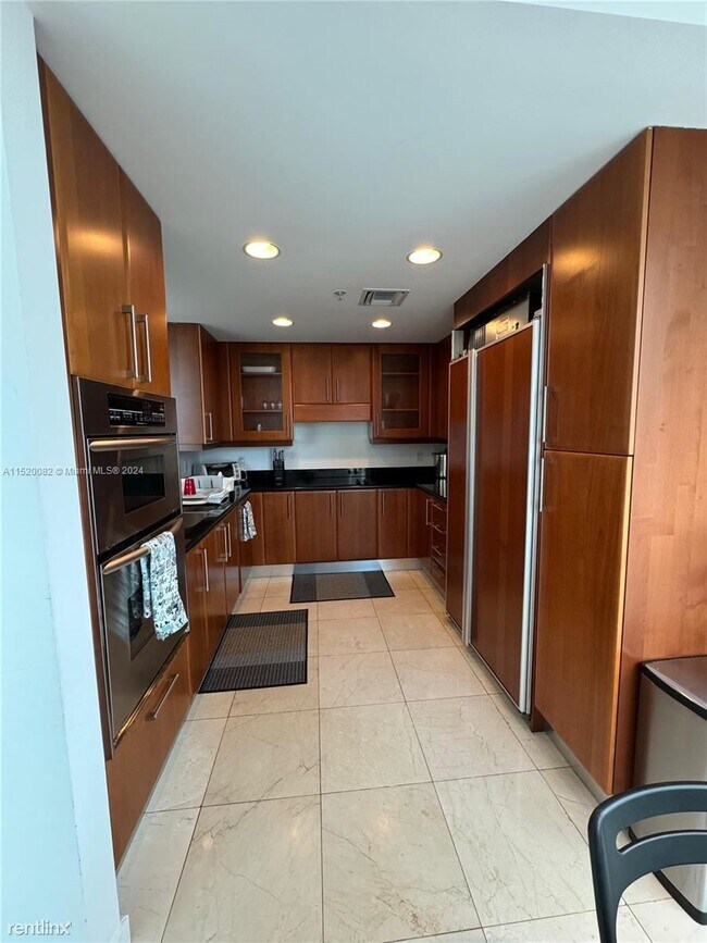 Photo - 3 br, 3 bath Condo - 19400 Turnberry Way A... Unit Apt 631