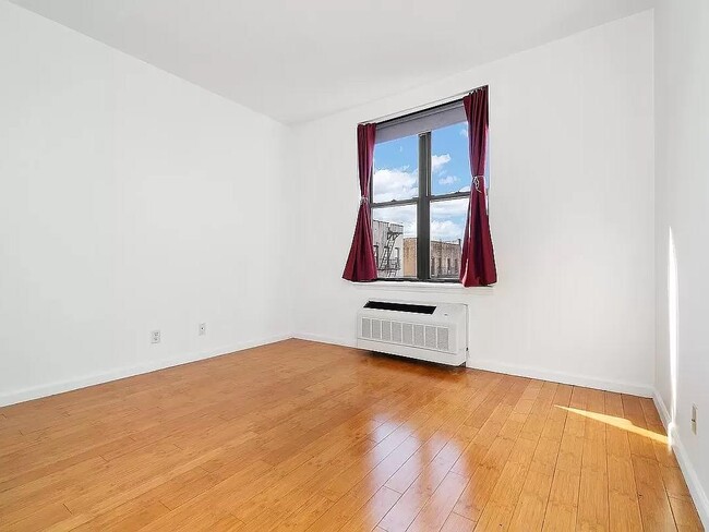 Photo - 504 W 136th St