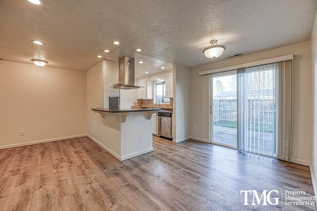 Photo - Tucked away 2 Bed 1 Bath Duplex in Hillsboro