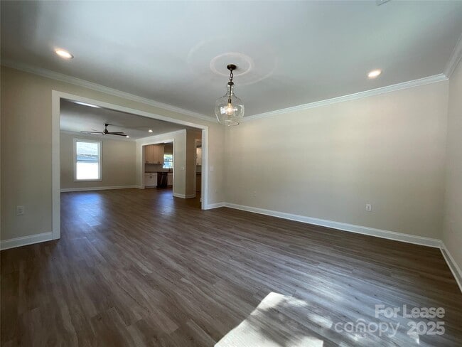 Photo - 307 N Catawba St