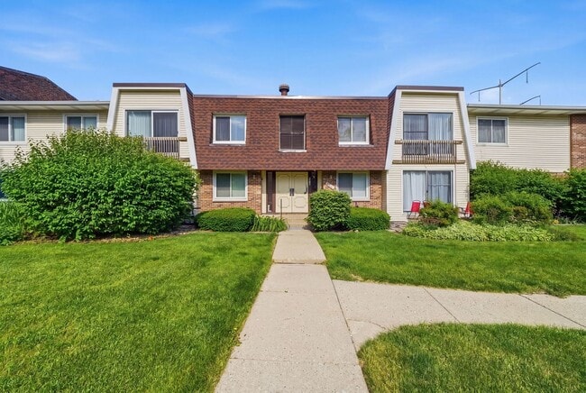 Building Photo - 6818 Roberts Dr Unit 3