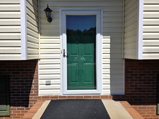 Photo - 273 Woodbridge Dr