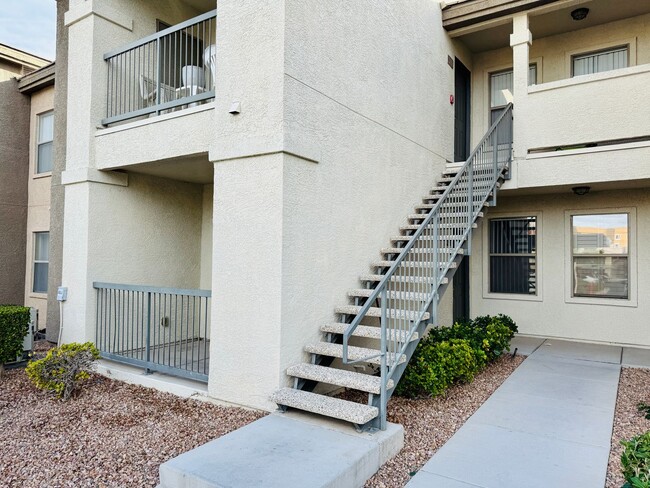Photo - Beautiful, modern ground-floor 1 bed/1 bath condo in a gated SW community!