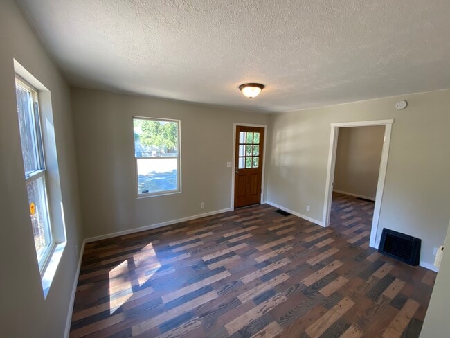 Living - 2002 E 15th Ave