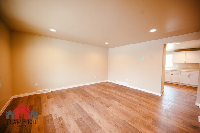 Photo - 2022 Terry Ln