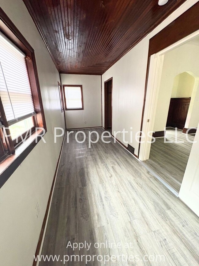 129 E Graham Ave
