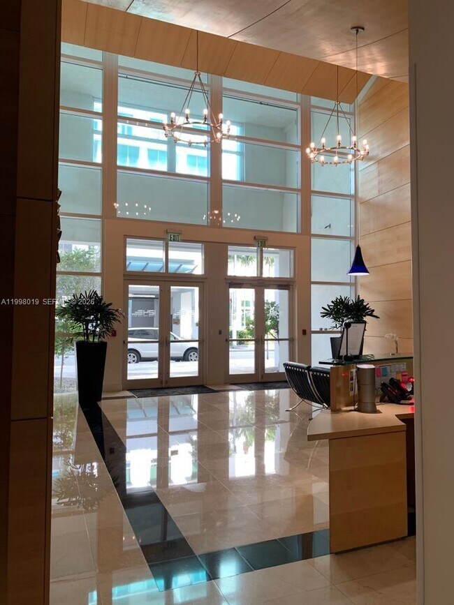 Photo - 350 NE 24th St Unidad 609