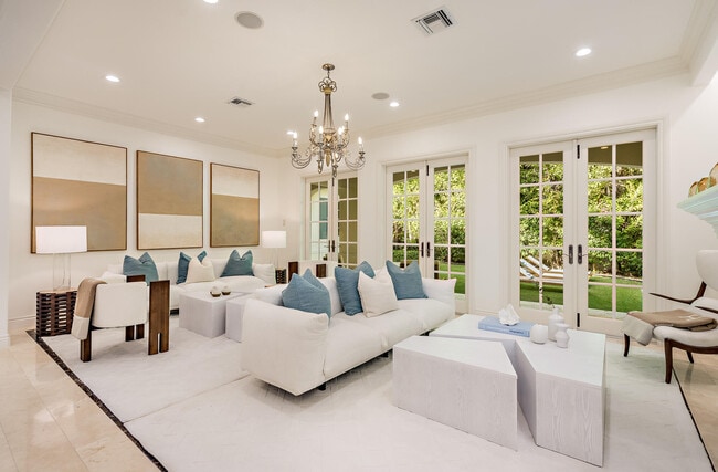 Photo - 233 El Pueblo Way