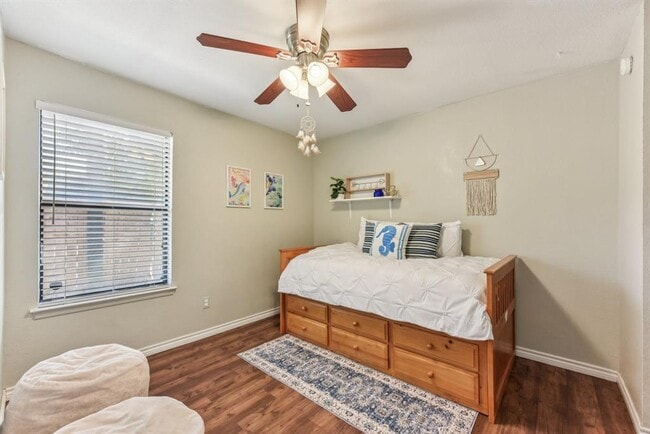 Building Photo - 1624 Aquarena Springs Dr Unit B111