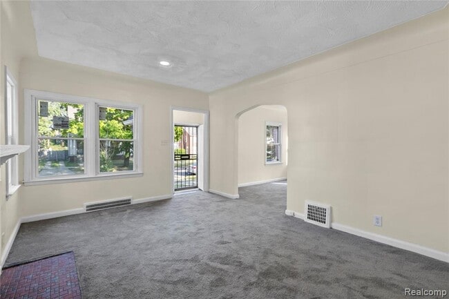 Photo - 13575 Rutherford St