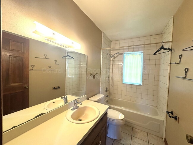 Photo - 1620 Nora Tyson Rd