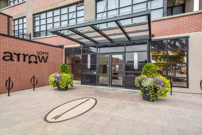 Building Photo - 112 Benton St