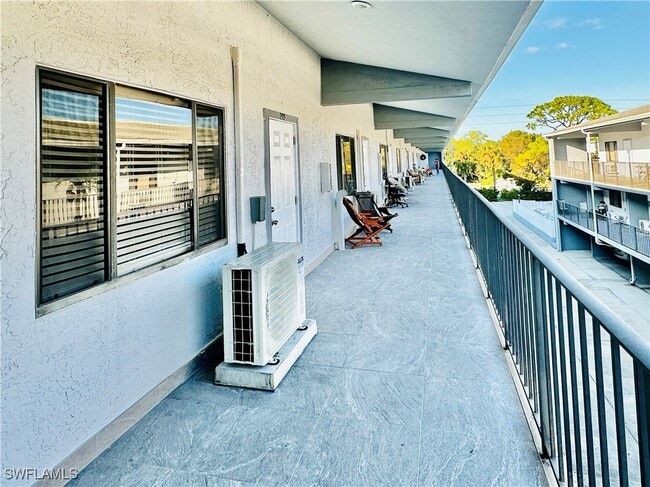 Photo - 826 Wiggins Pass Rd Unidad 310