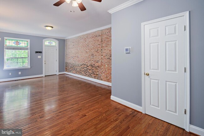 Photo - 2922 Elliott St