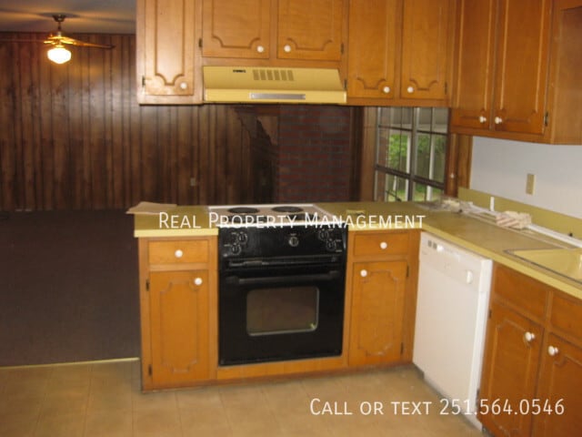Photo - 1505 Deerwood Dr E