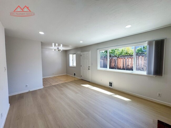 Photo - 1578 Albatross Dr Unit #3