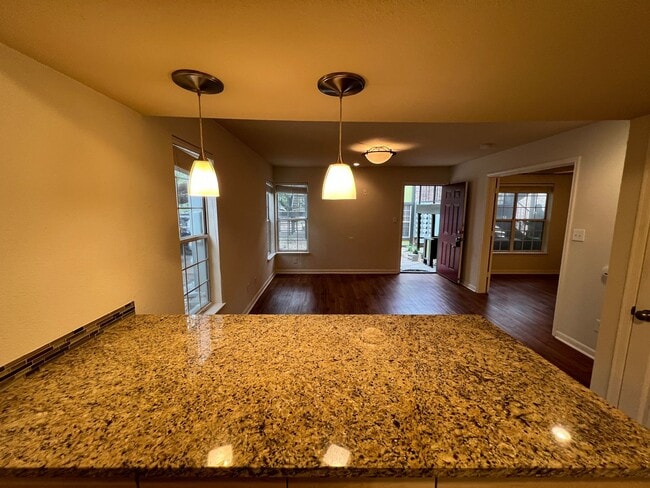 Photo - Fantastic Luxury 1-1 in the heart of Allandale Unidad 909