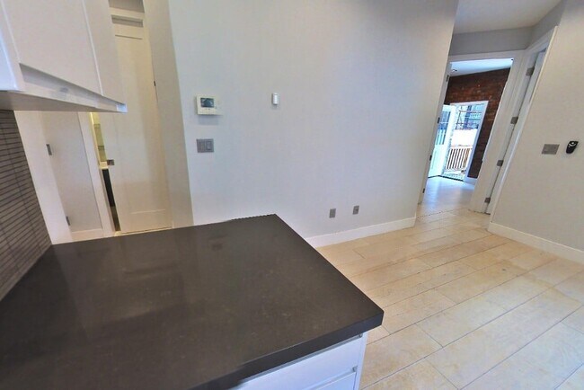 Photo - 438 W 52nd St Unidad 1A