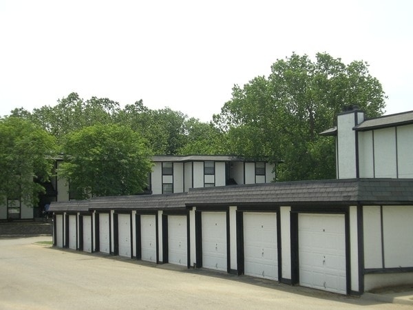 Garage - Huntley Ridge