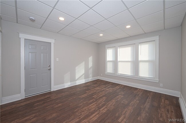 Photo - 2148 Main St