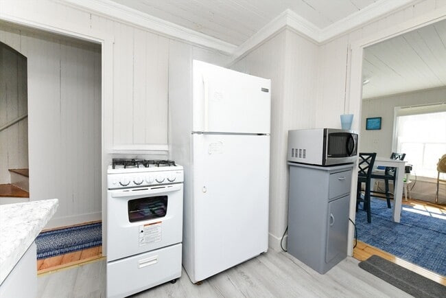 51 South Blvd Unit Weekly