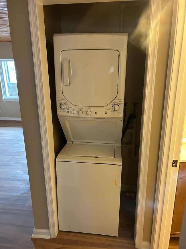 Washer/Dryer - 420 N Everhart Ave Unit 213